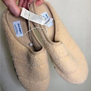 Fuzzy cream Sherpa slippers for women old navy house slippers warm